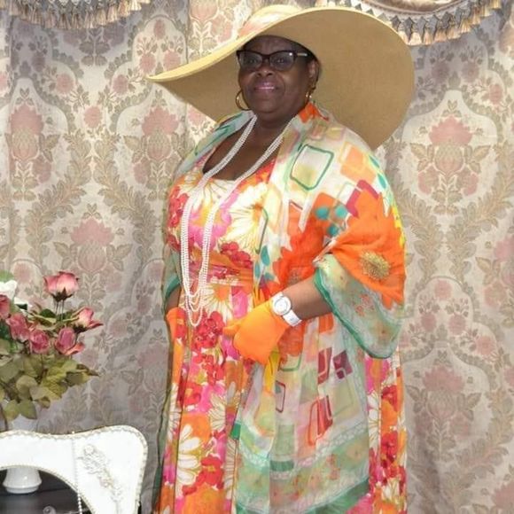 Meet your Posher, Linda - Picture 1 of 1